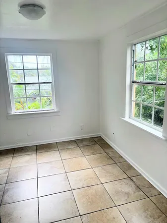 $2,000 | 804 Ridgewood Drive, Unit 2, West Palm Beach, FL 33405