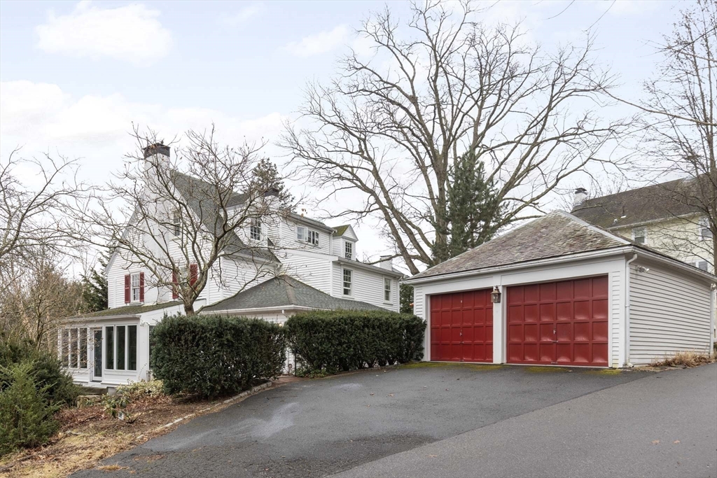 9 Moss Hill Road Boston, MA 02130 - Photo 3 of 26 Gallery Image 3