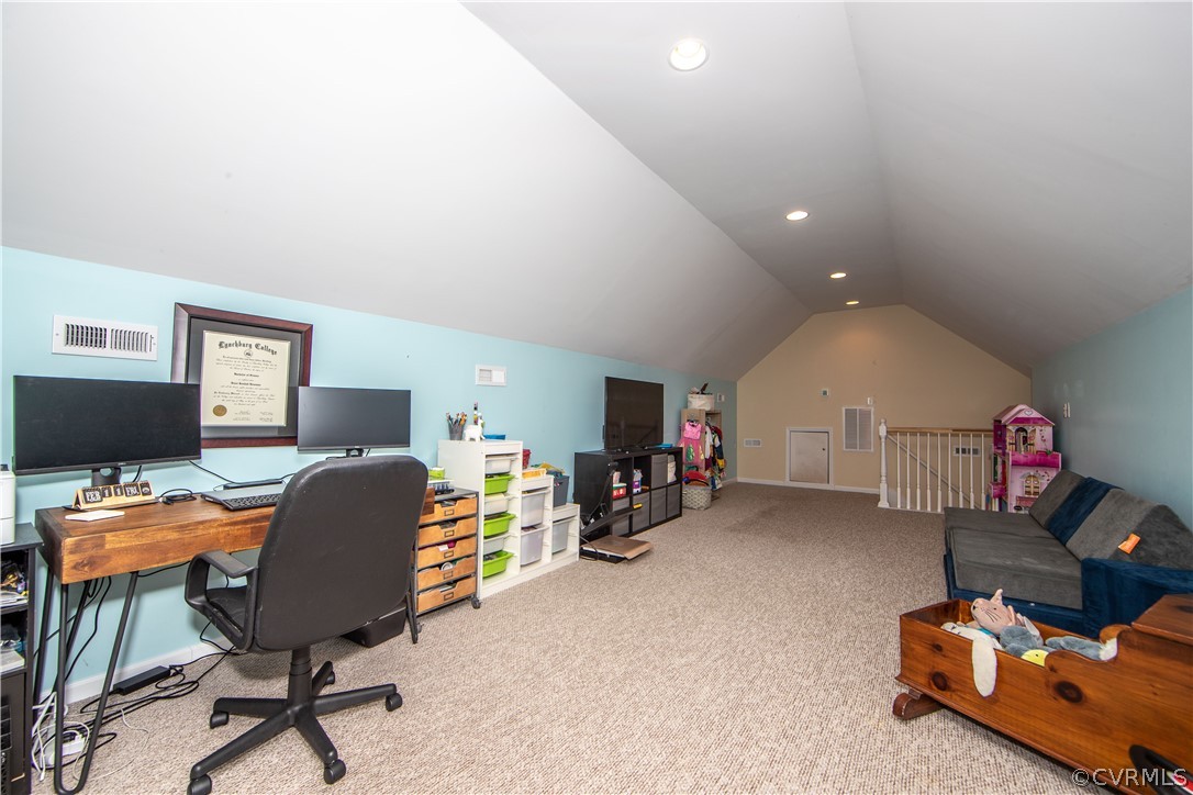 6212 Lansgate Road Midlothian, VA 23112 - Photo 26 of 26 a livingroom with workspace and a couch