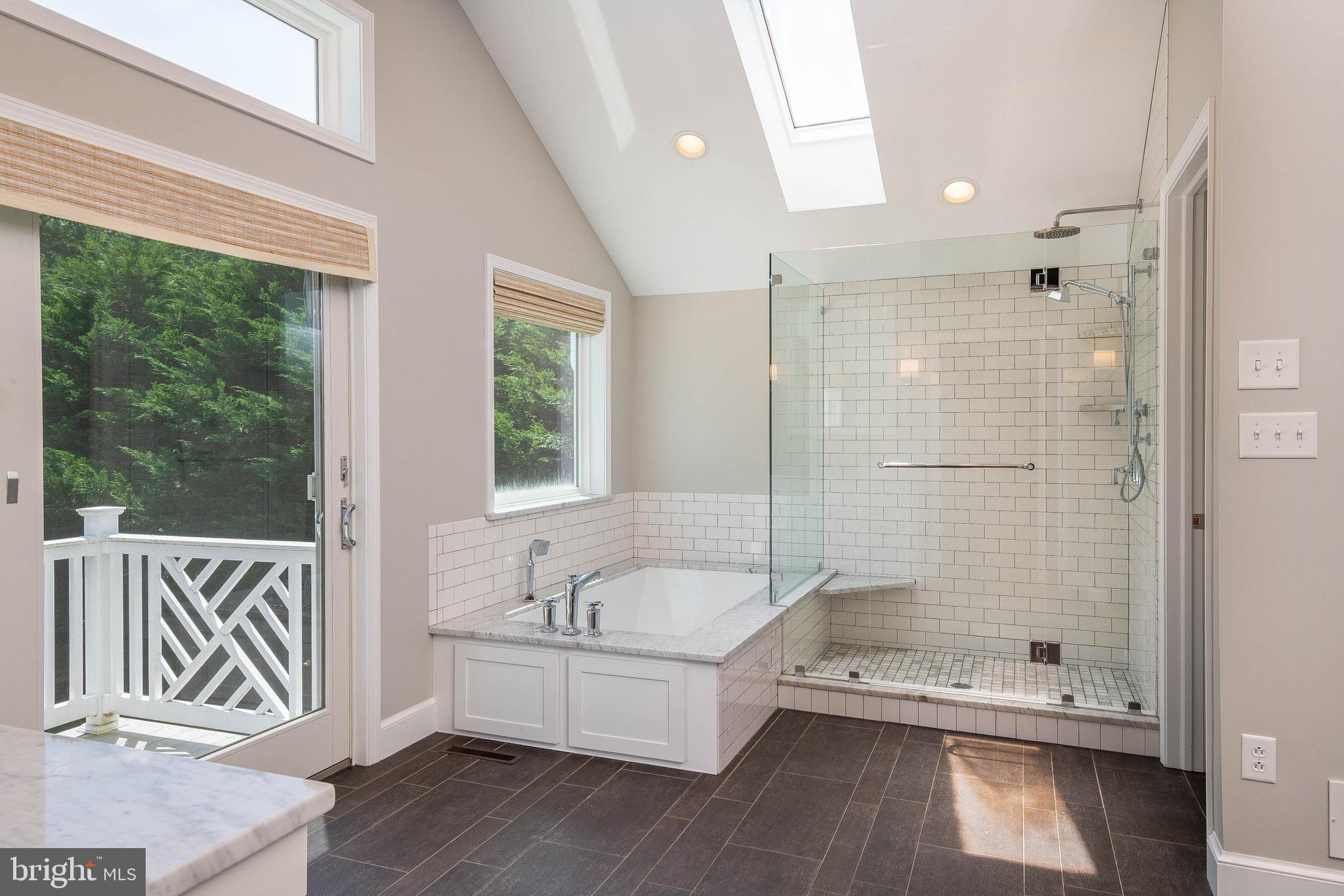 8 Hummingbird Road Reading, PA 19610 - Photo 18 of 35 Dramatic Master Bathroom