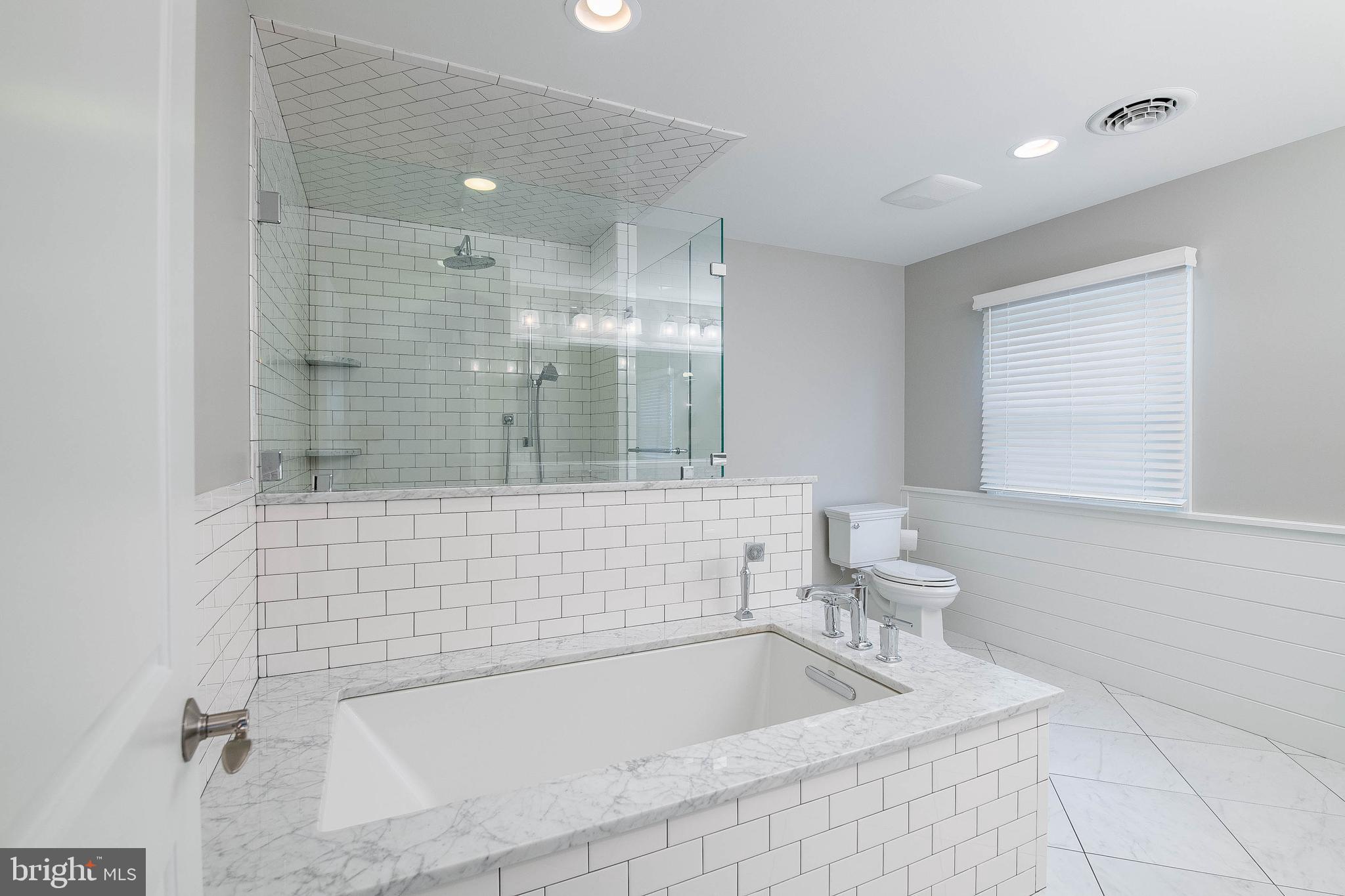 8 Hummingbird Road Reading, PA 19610 - Photo 24 of 35 Second Floor Shared Full Bathroom