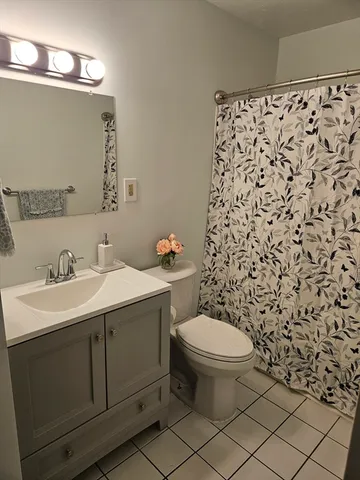 $1,600 | 34 Thayer Pond Drive, Unit 8, North Oxford, MA 01537