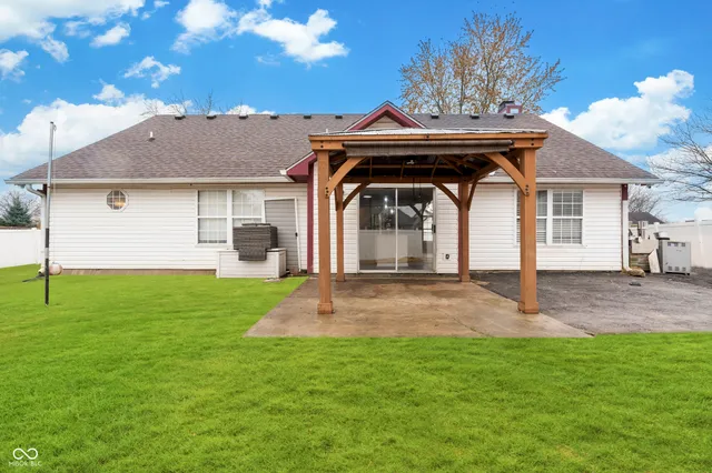 $335,000 | 7674 Doone Valley Court, Avon, IN 46123