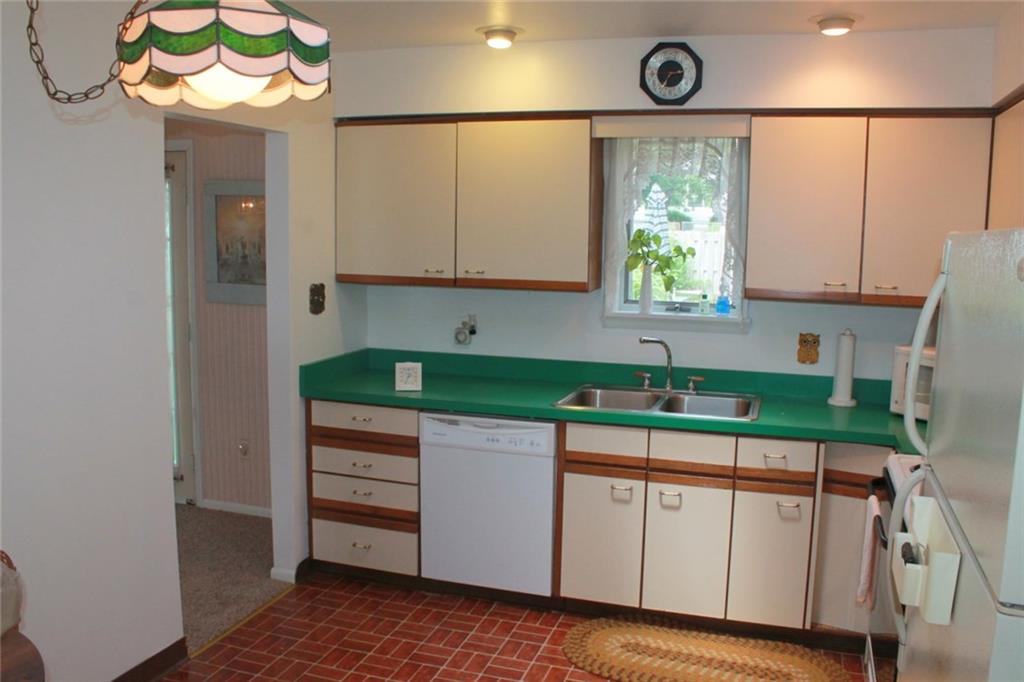 1901 Freeport Road Natrona Heights, PA 15065 - Photo 4 of 17