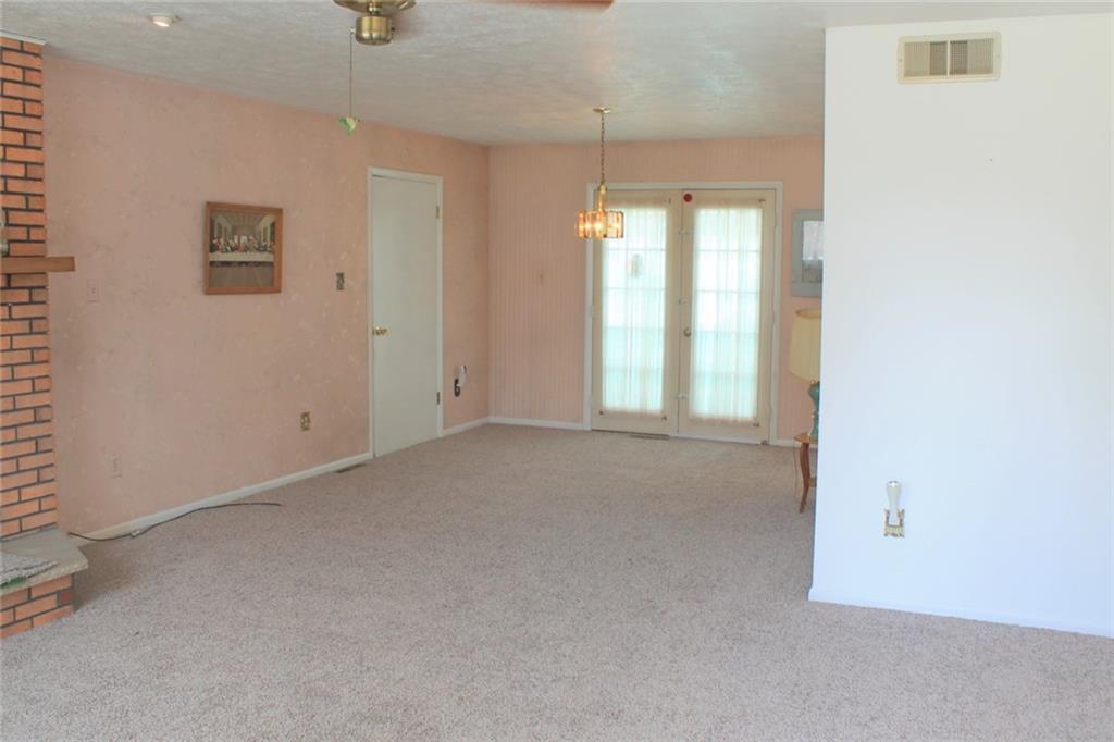 1901 Freeport Road Natrona Heights, PA 15065 - Photo 5 of 17