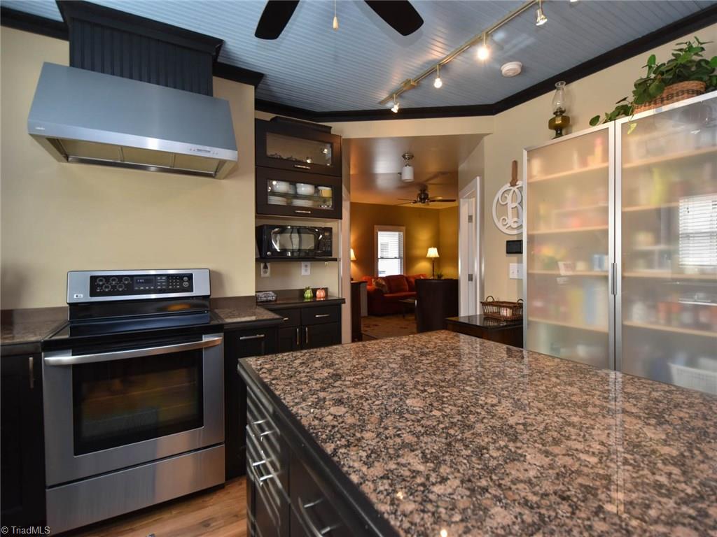 2759 Darrow Road Walkertown, NC 27051 - Photo 6 of 24 Gallery Image 6