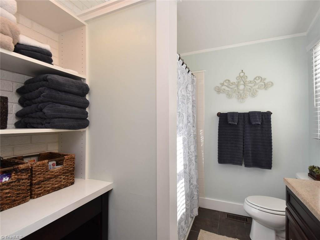 2759 Darrow Road Walkertown, NC 27051 - Photo 10 of 24 Gallery Image 10
