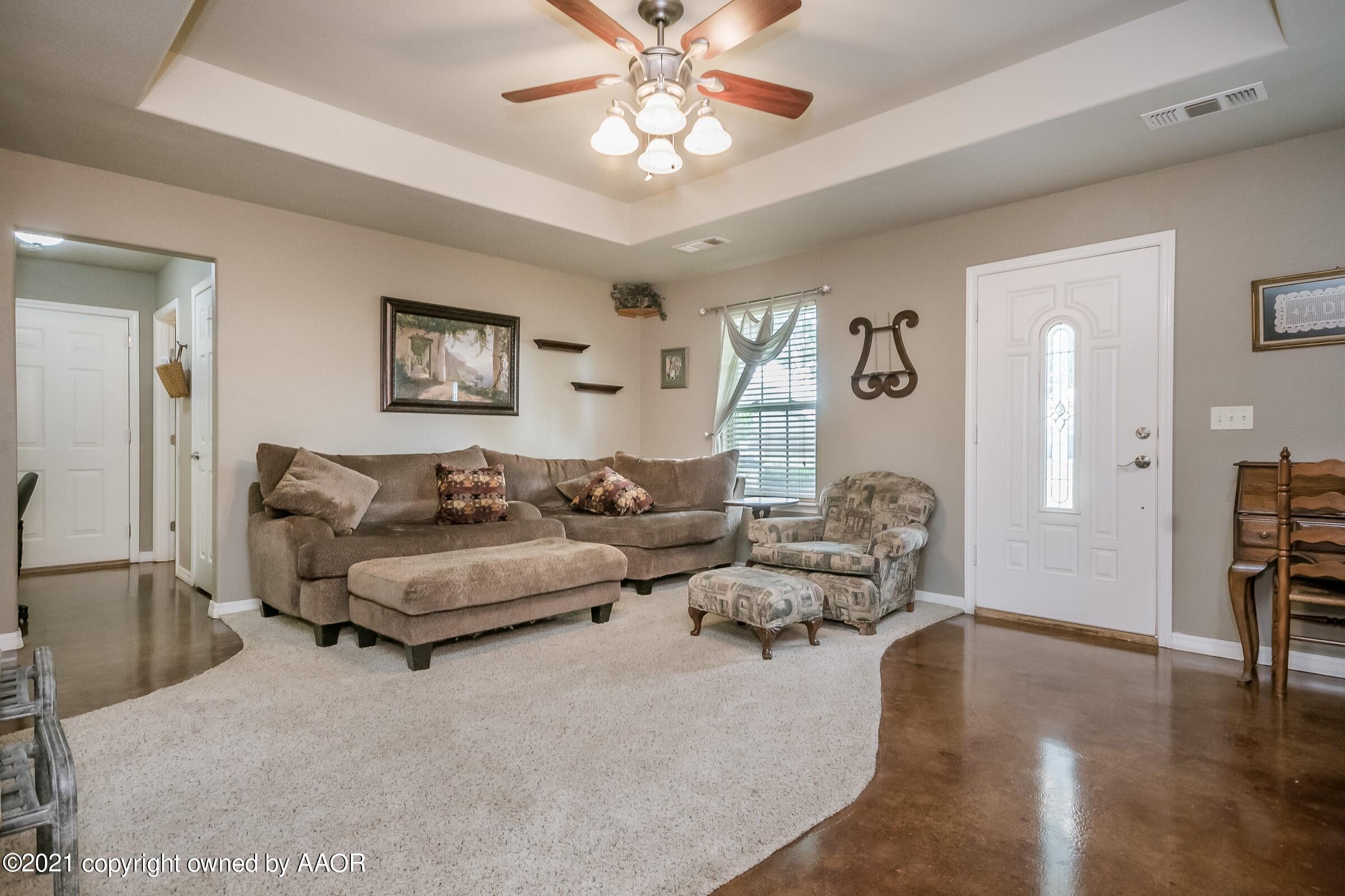 8350 Kemper Road Canyon, TX 79015 - Photo 2 of 28 002_Living Room