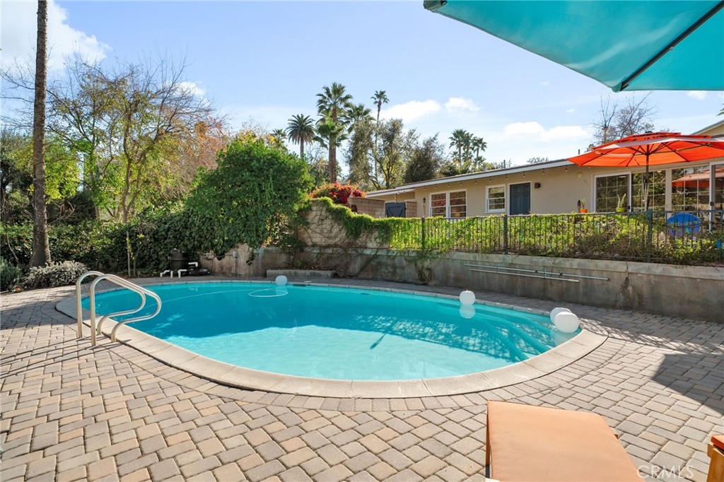 1400 Elizabeth Street Redlands, CA 92373 - Photo 37 of 50 Pool and Patio Area