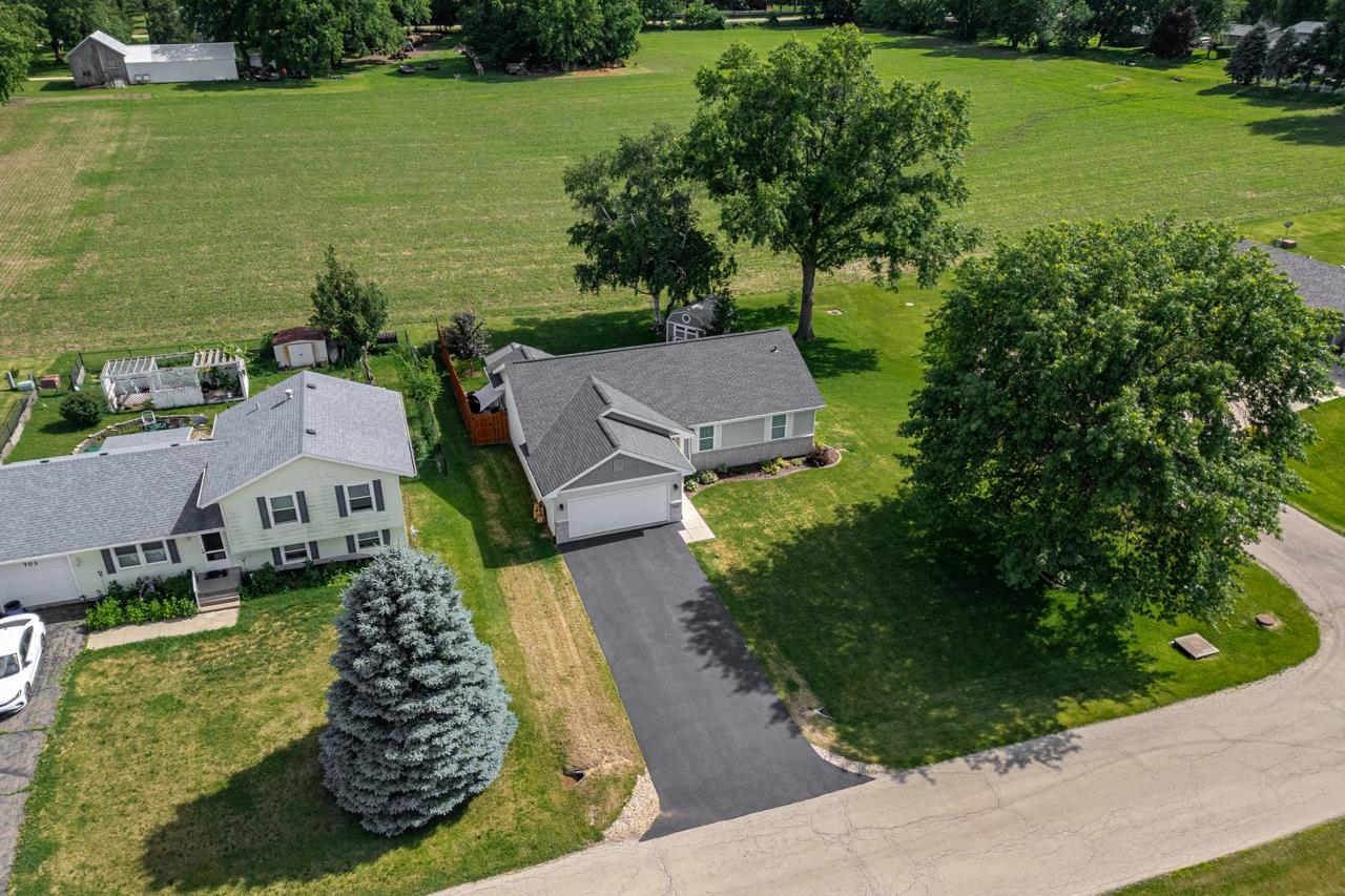 701 Mallard Road Winnebago, IL 61088 - Photo 4 of 51