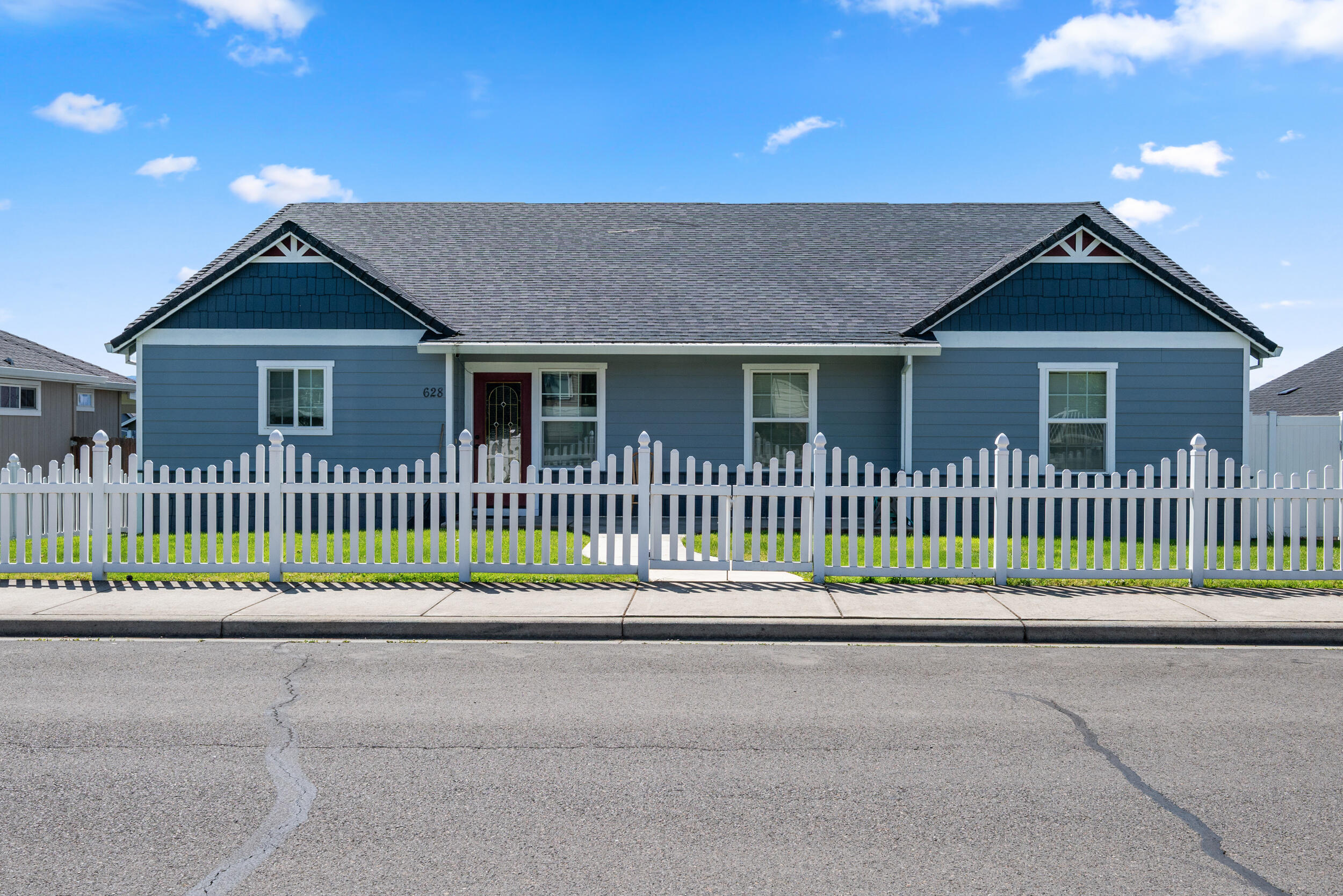 628 Barton Road Eagle Point, OR 97524 - Photo 1 of 37 1_628 barton rd-02