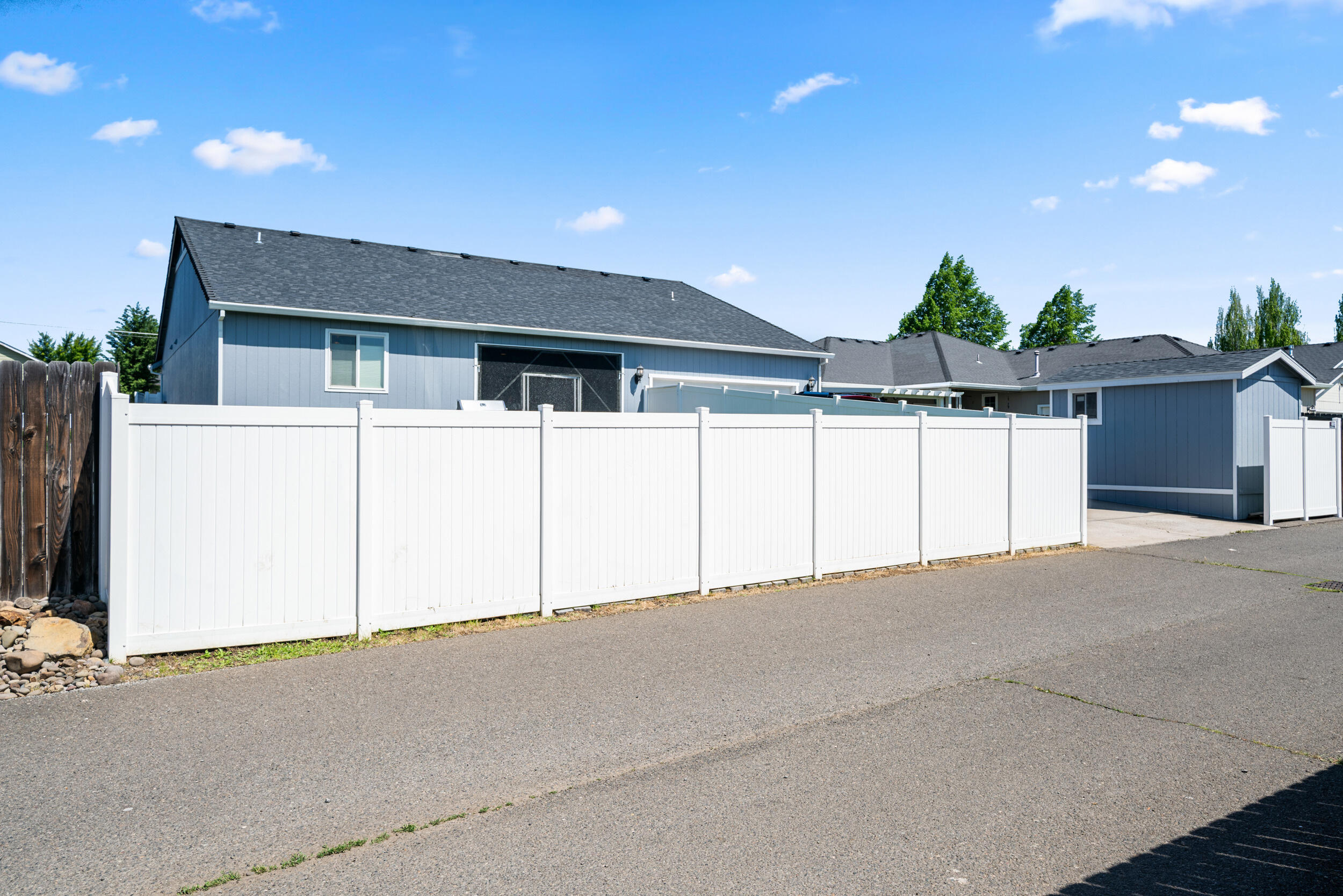 628 Barton Road Eagle Point, OR 97524 - Photo 31 of 37 11_628 barton rd-11