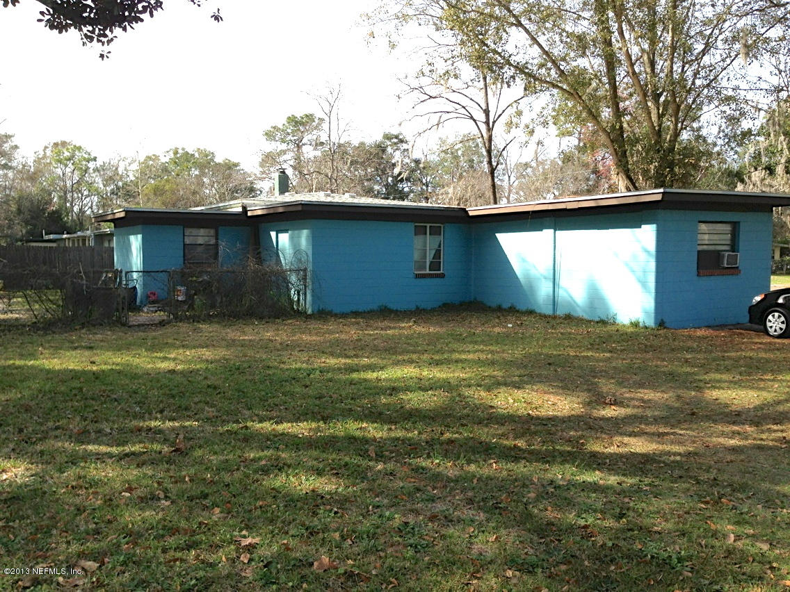 964 Wren Road Jacksonville, FL 32216 - Photo 15 of 22 Left side of home