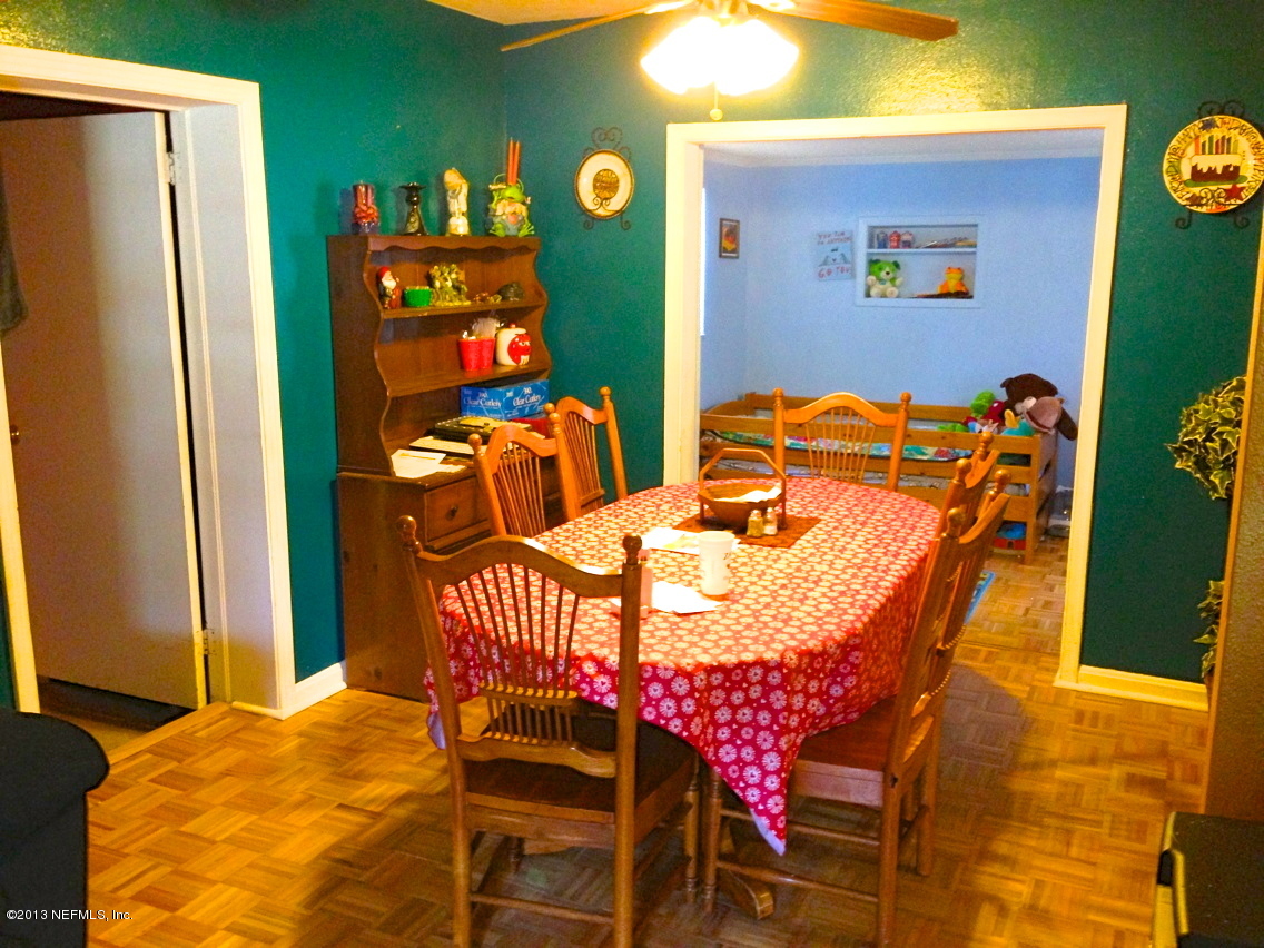 964 Wren Road Jacksonville, FL 32216 - Photo 7 of 22 dining room