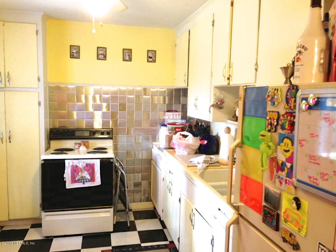964 Wren Road Jacksonville, FL 32216 - Photo 10 of 22 kitchen2