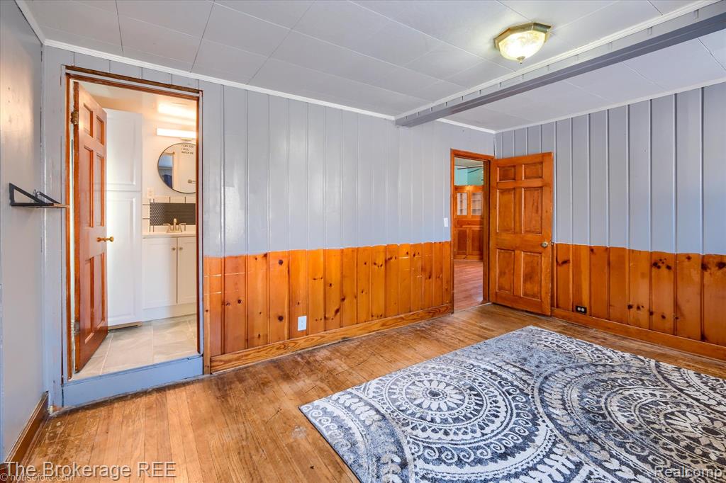 6449 Lapeer Road Burton, MI 48509 - Photo 29 of 47 Gallery Image 29
