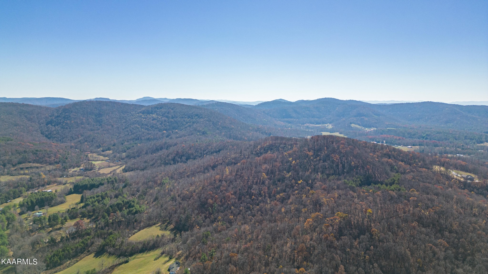 905 Williamsburg Road Winfield, TN 37892 - Photo 34 of 35 a view of a house with a mountain view