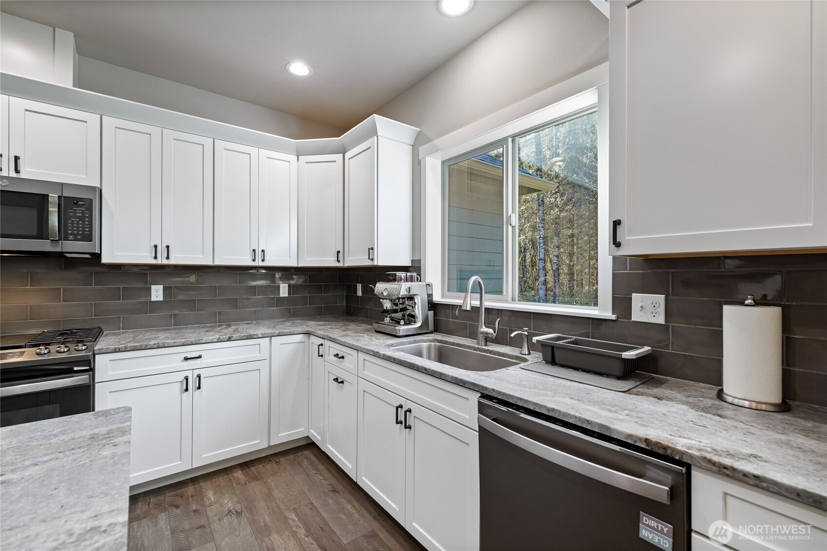 6935 Steamboat Island Road Northwest Olympia, WA 98502 - Photo 12 of 40