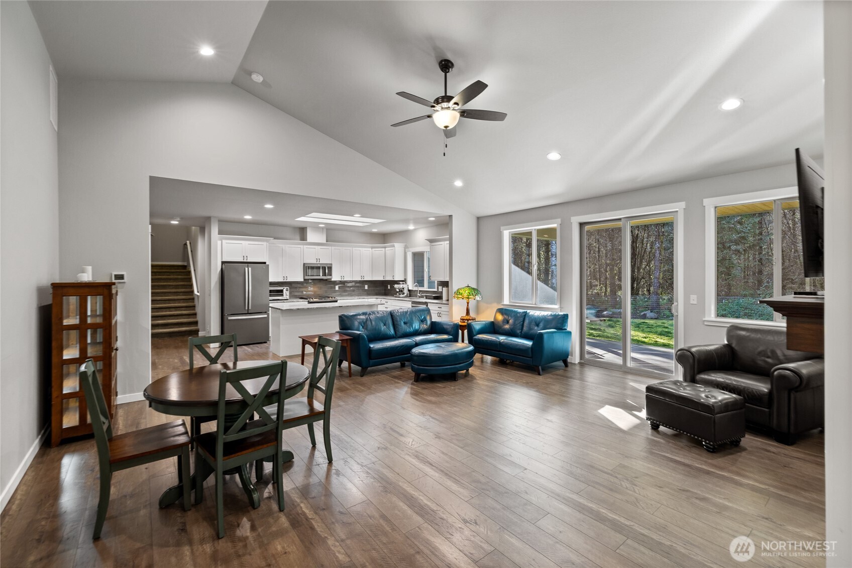 6935 Steamboat Island Road Northwest Olympia, WA 98502 - Photo 8 of 40