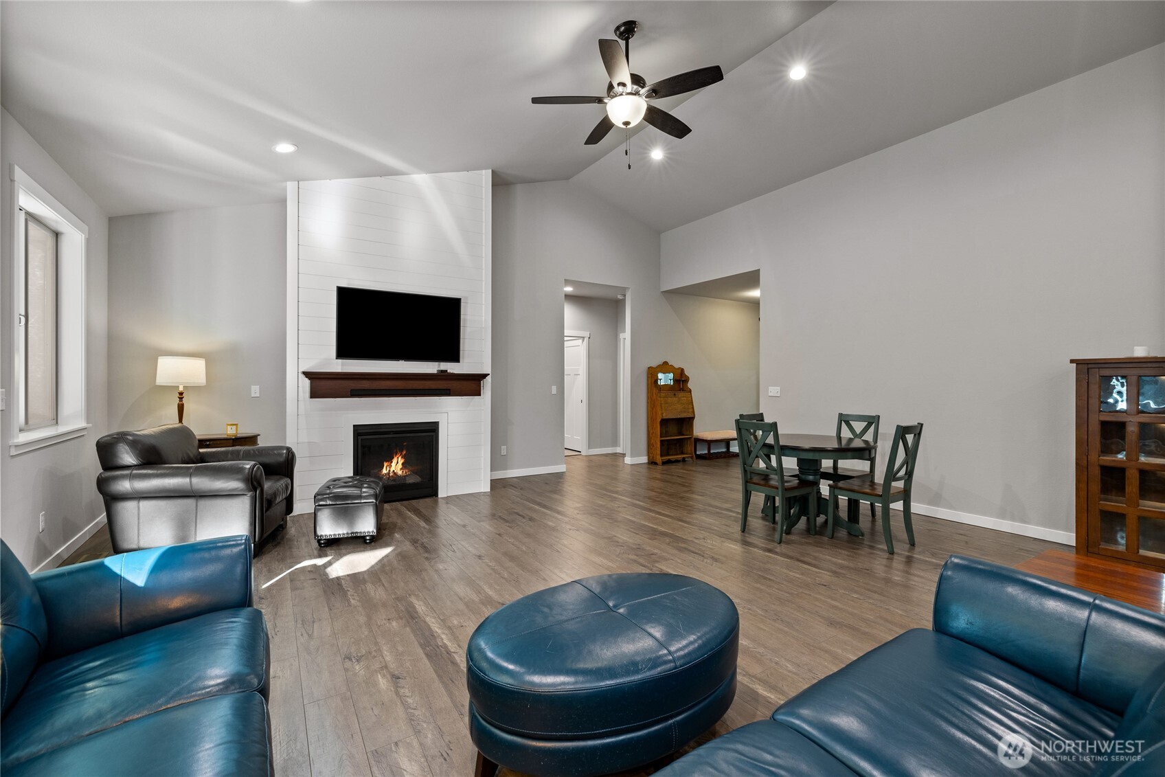 6935 Steamboat Island Road Northwest Olympia, WA 98502 - Photo 9 of 40