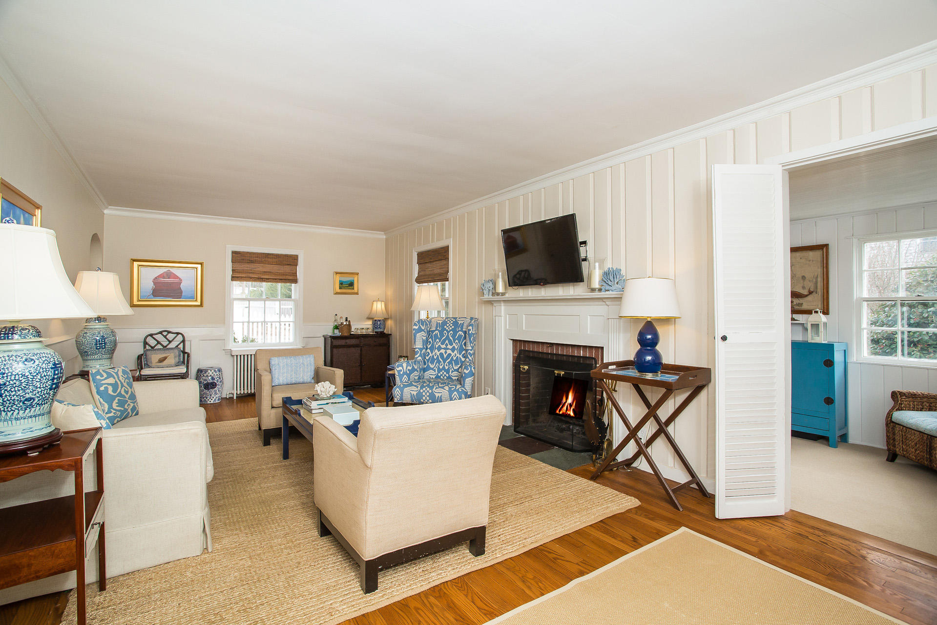 33 Brookside Road Darien, CT 06820 - Photo 11 of 32 Living Room