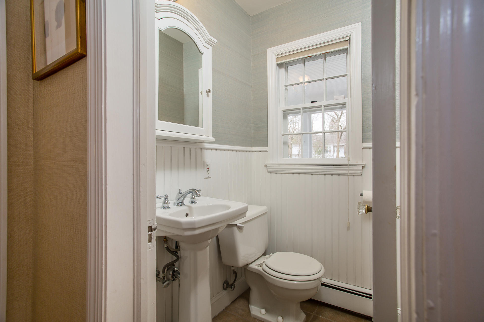 33 Brookside Road Darien, CT 06820 - Photo 15 of 32 Powder Room