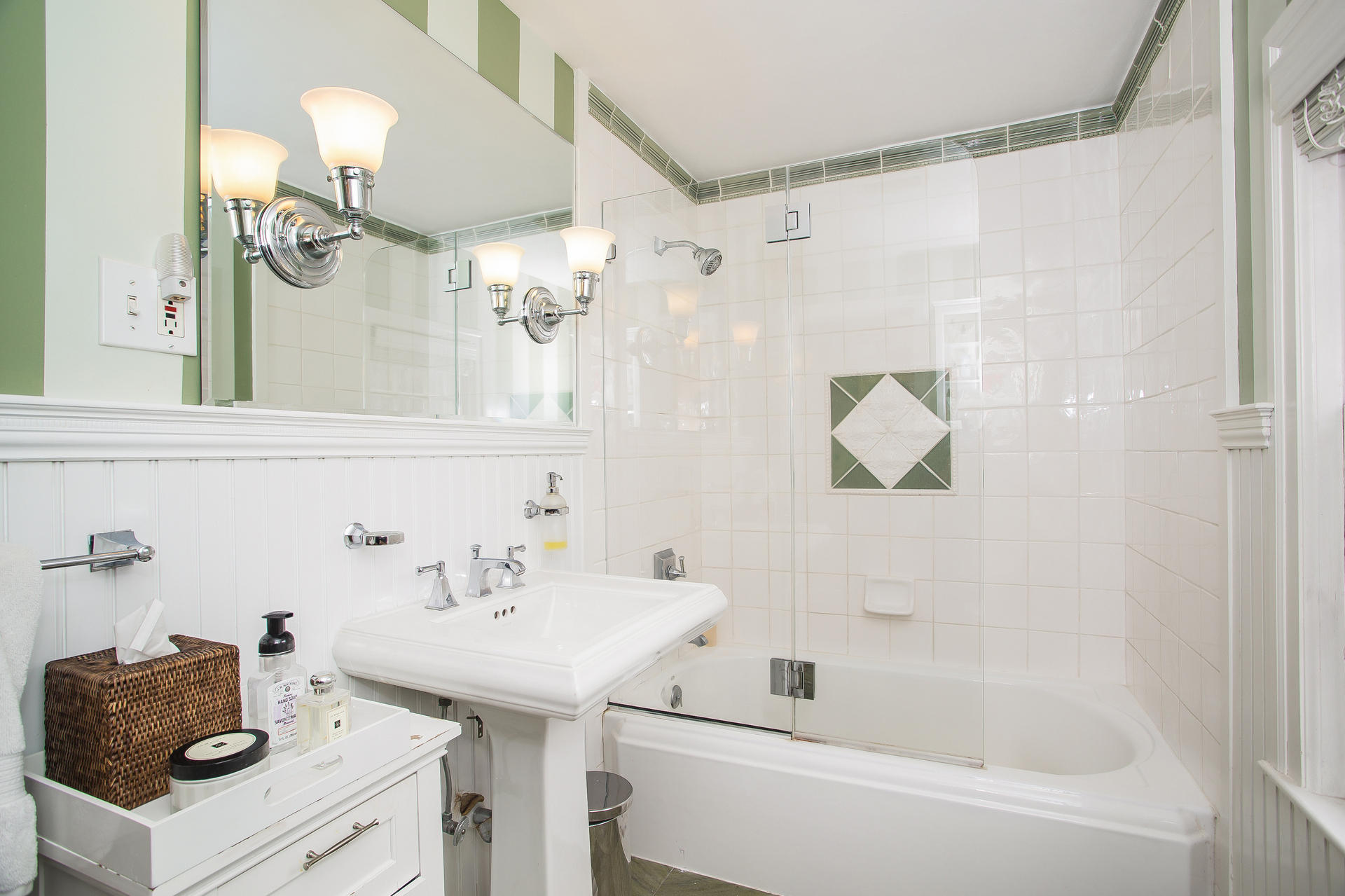 33 Brookside Road Darien, CT 06820 - Photo 23 of 32 Master Bath