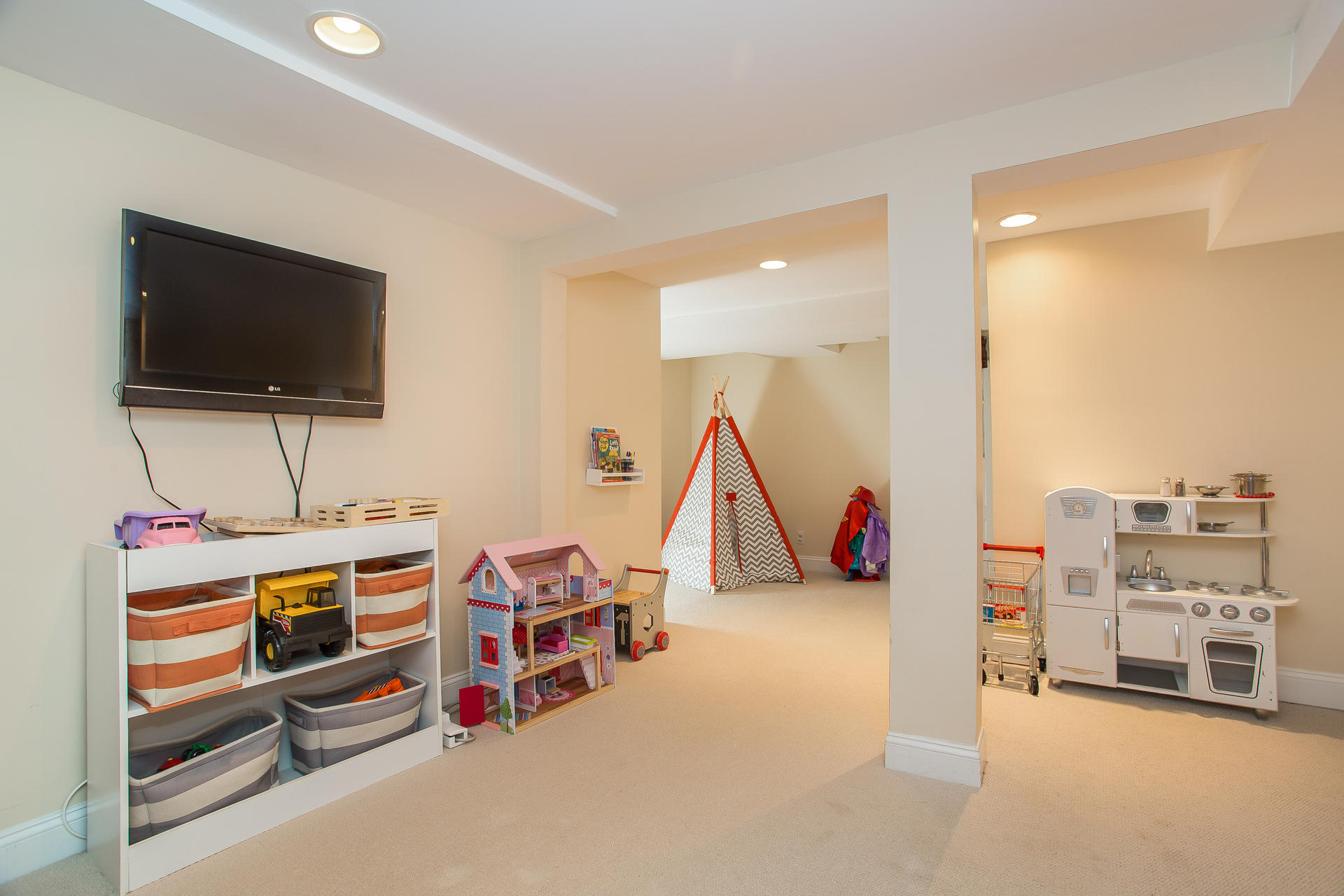 33 Brookside Road Darien, CT 06820 - Photo 28 of 32 Playroom