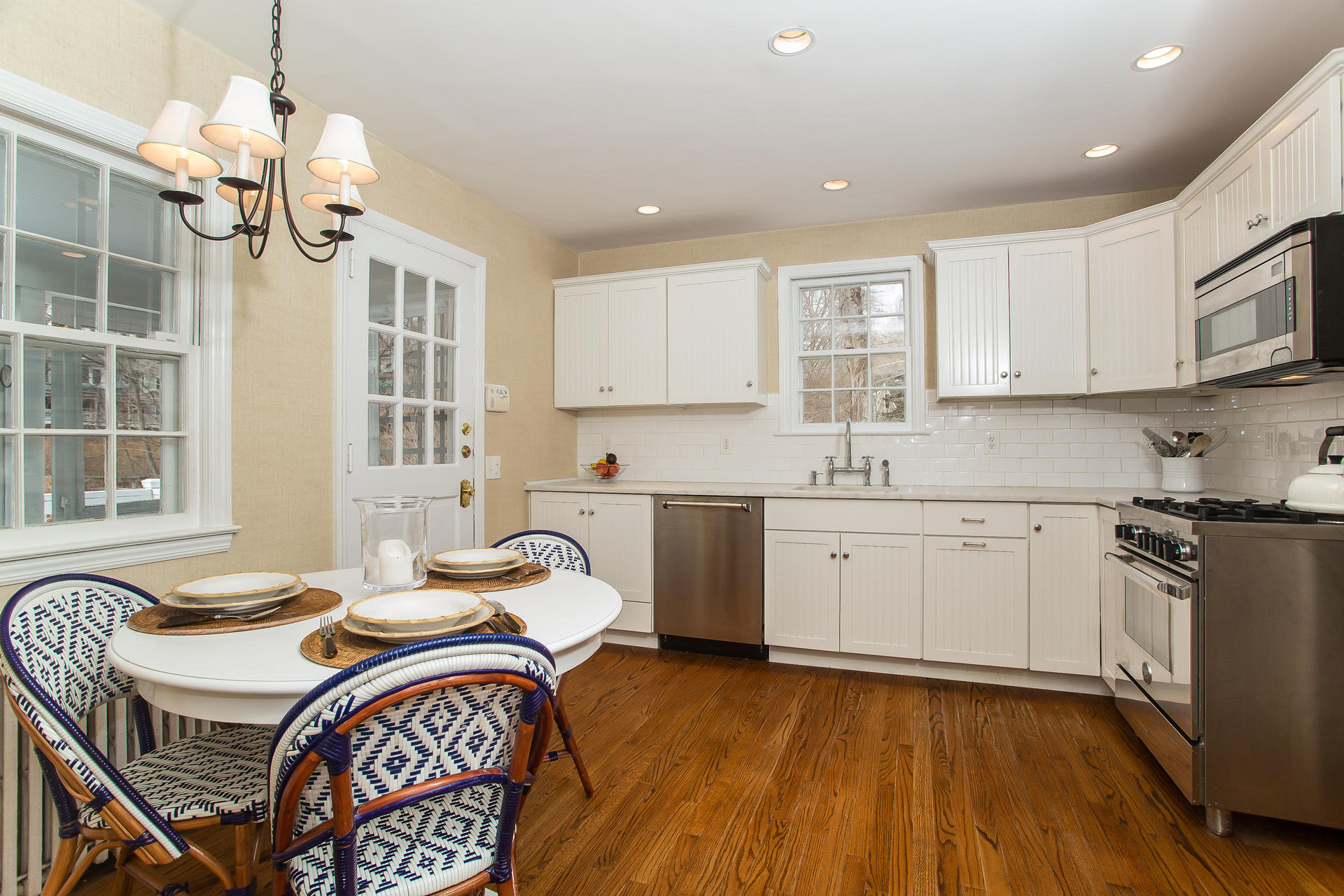33 Brookside Road Darien, CT 06820 - Photo 8 of 32 Kitchen