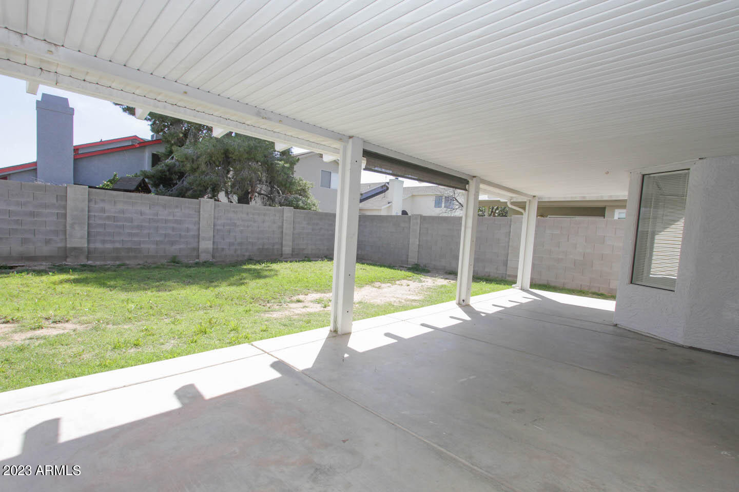 4401 West Tonto Road Glendale, AZ 85308 - Photo 5 of 29 a view of a backyard with a garden