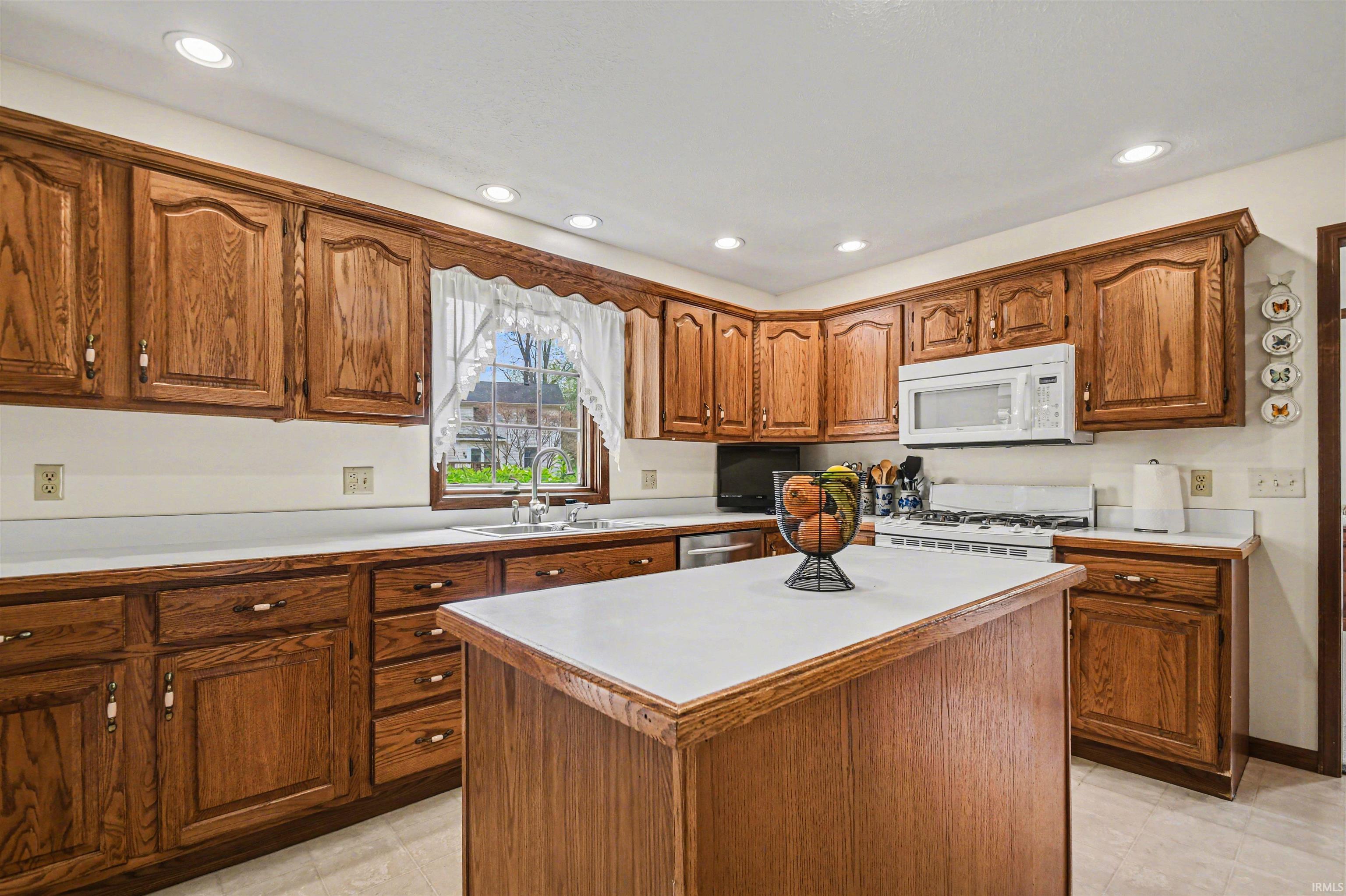 17440 Farmington Square Road Granger, IN 46530 - Photo 13 of 36 Gallery Image 13