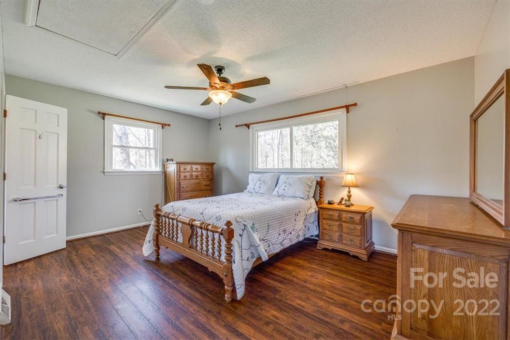 745 Stateline Road Lake Wylie, SC 29710 - Photo 16 of 38 Gallery Image 16