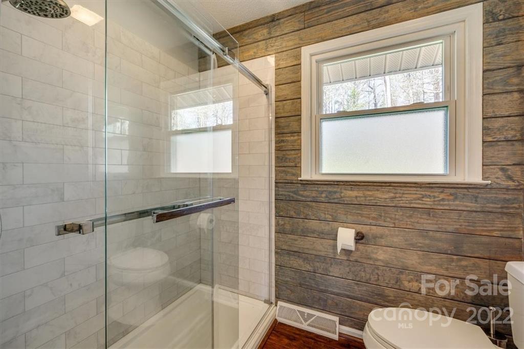 745 Stateline Road Lake Wylie, SC 29710 - Photo 18 of 38 Gallery Image 18