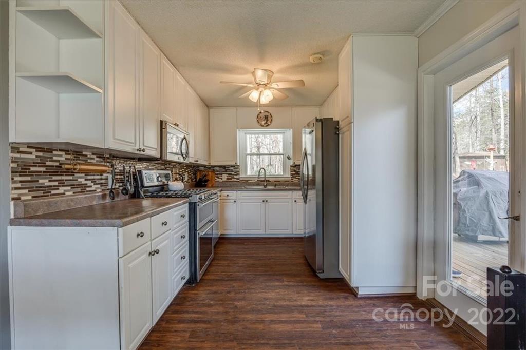 745 Stateline Road Lake Wylie, SC 29710 - Photo 24 of 38 Gallery Image 24