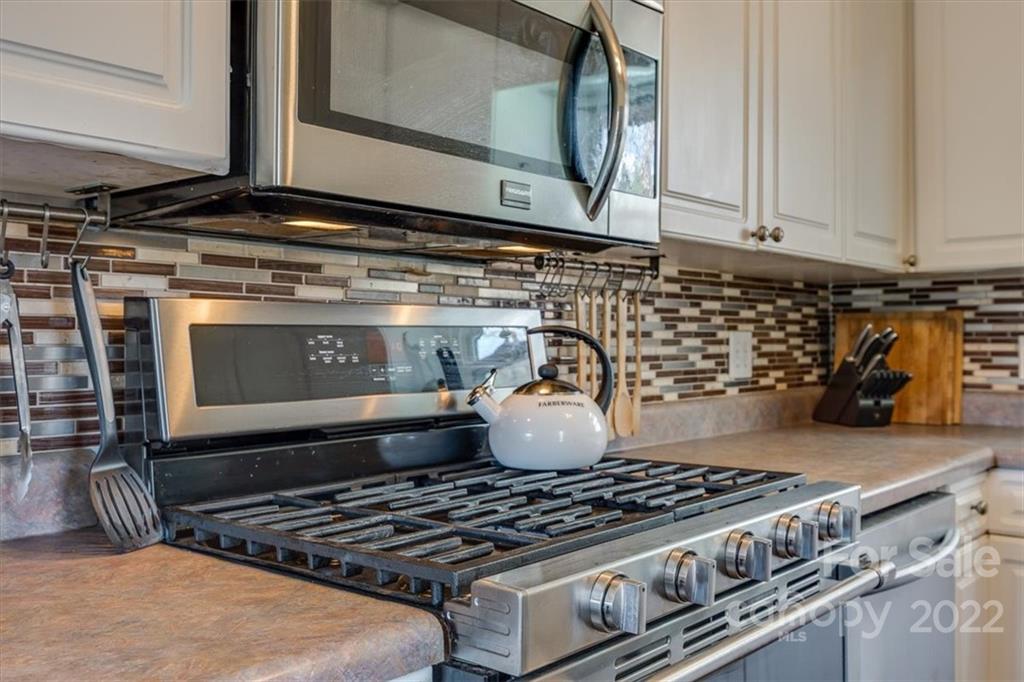 745 Stateline Road Lake Wylie, SC 29710 - Photo 25 of 38 Gallery Image 25