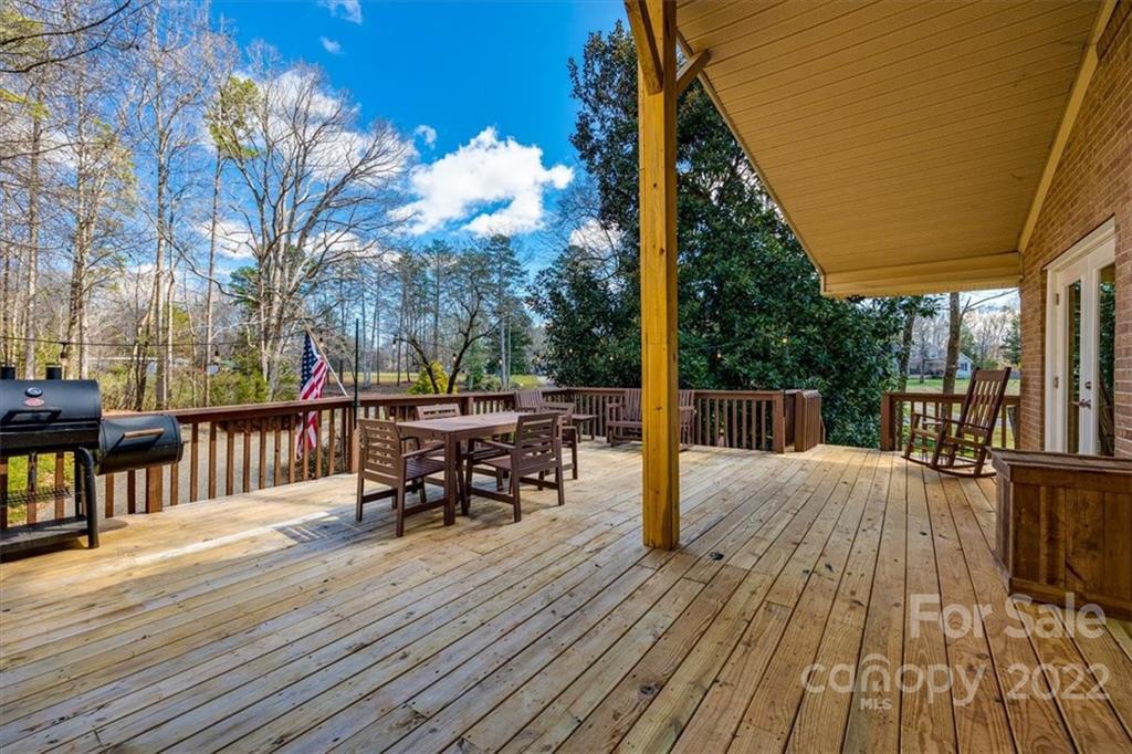 745 Stateline Road Lake Wylie, SC 29710 - Photo 28 of 38 Gallery Image 28
