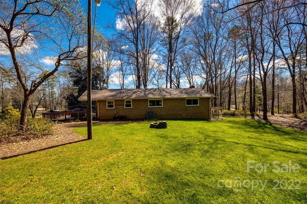 745 Stateline Road Lake Wylie, SC 29710 - Photo 36 of 38 Gallery Image 36