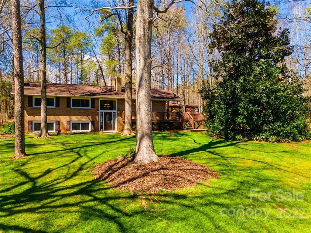 745 Stateline Road Lake Wylie, SC 29710 - Photo 37 of 38 Gallery Image 37
