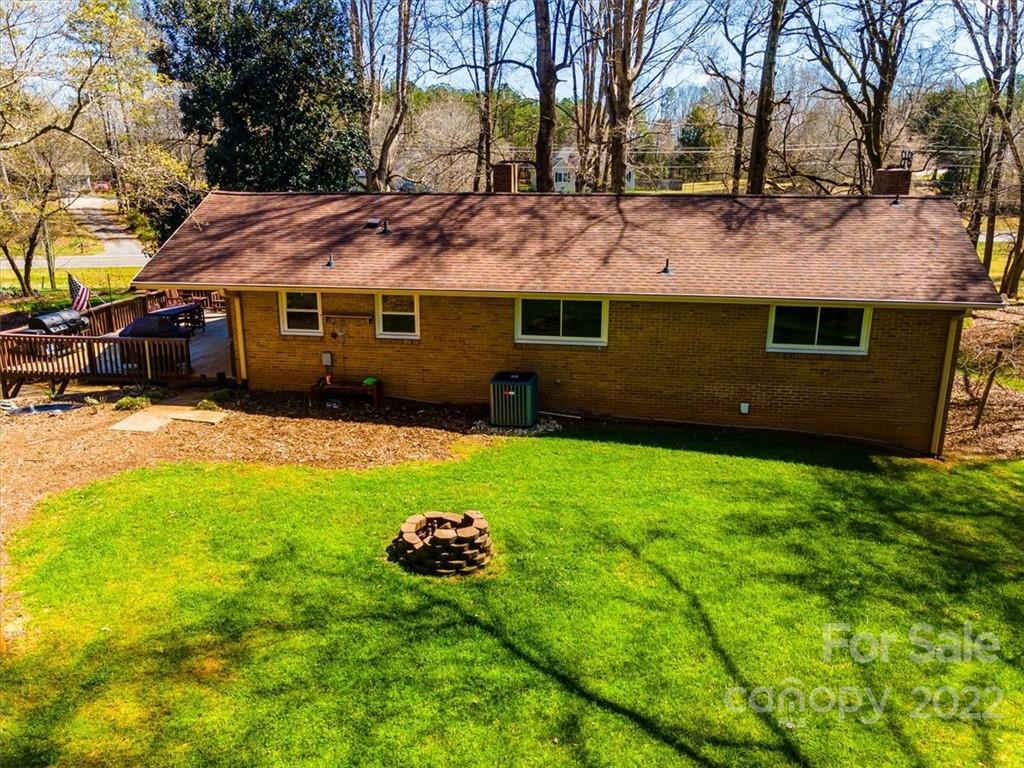 745 Stateline Road Lake Wylie, SC 29710 - Photo 4 of 38 Gallery Image 4