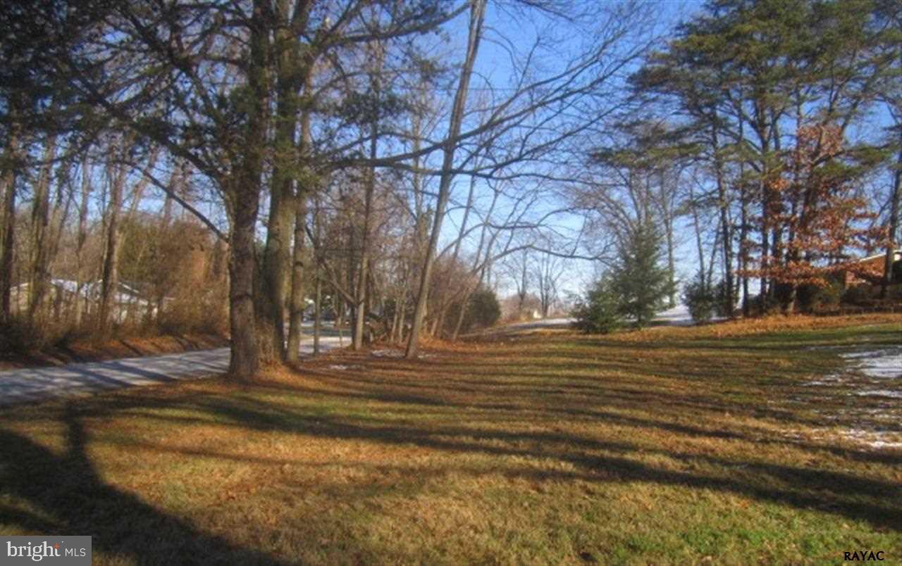 725 East Butter Road York, PA 17406 - Photo 5 of 14
