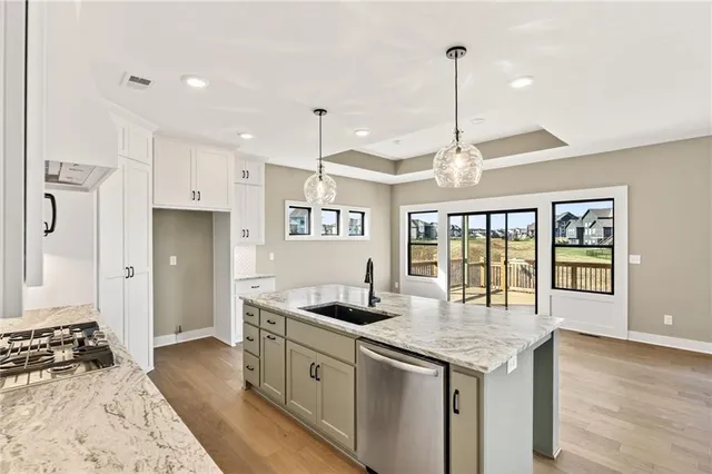 $699,999 | 7620 North Booth Avenue, Kansas City, MO 64138