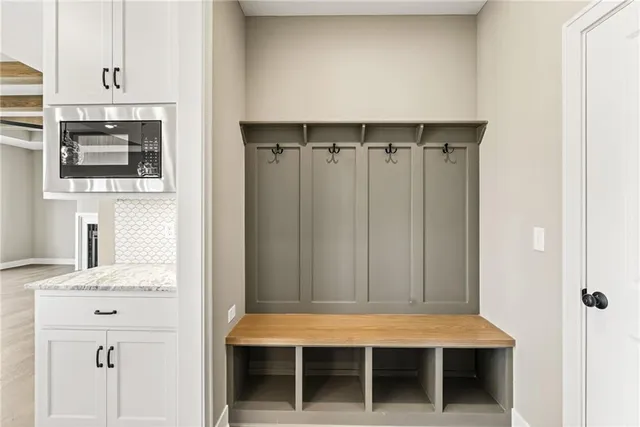 $699,999 | 7620 North Booth Avenue, Kansas City, MO 64138