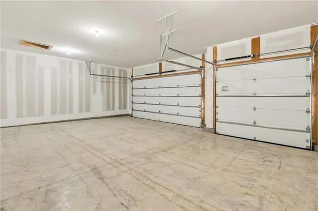 $699,999 | 7620 North Booth Avenue, Kansas City, MO 64138