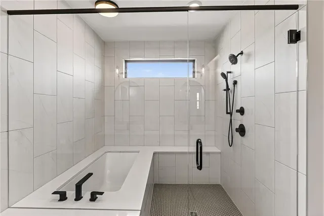 $699,999 | 7620 North Booth Avenue, Kansas City, MO 64138