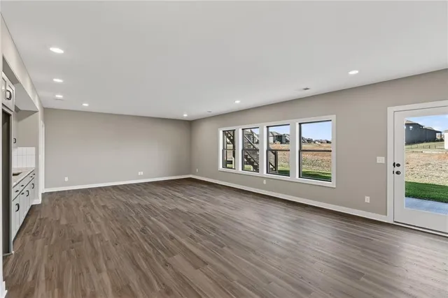 $699,999 | 7620 North Booth Avenue, Kansas City, MO 64138