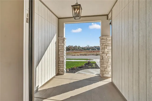 $699,999 | 7620 North Booth Avenue, Kansas City, MO 64138