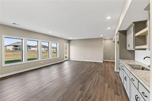 $699,999 | 7620 North Booth Avenue, Kansas City, MO 64138