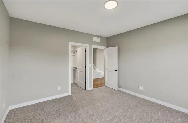 $699,999 | 7620 North Booth Avenue, Kansas City, MO 64138