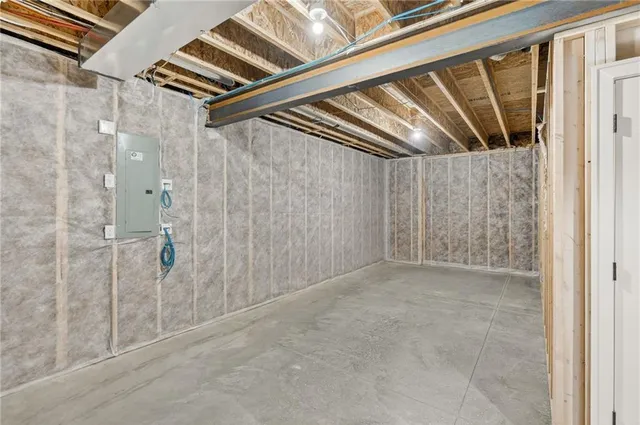 $699,999 | 7620 North Booth Avenue, Kansas City, MO 64138