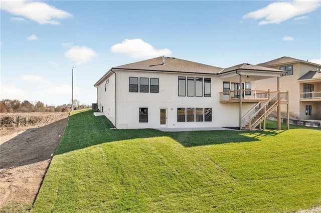 $699,999 | 7620 North Booth Avenue, Kansas City, MO 64138